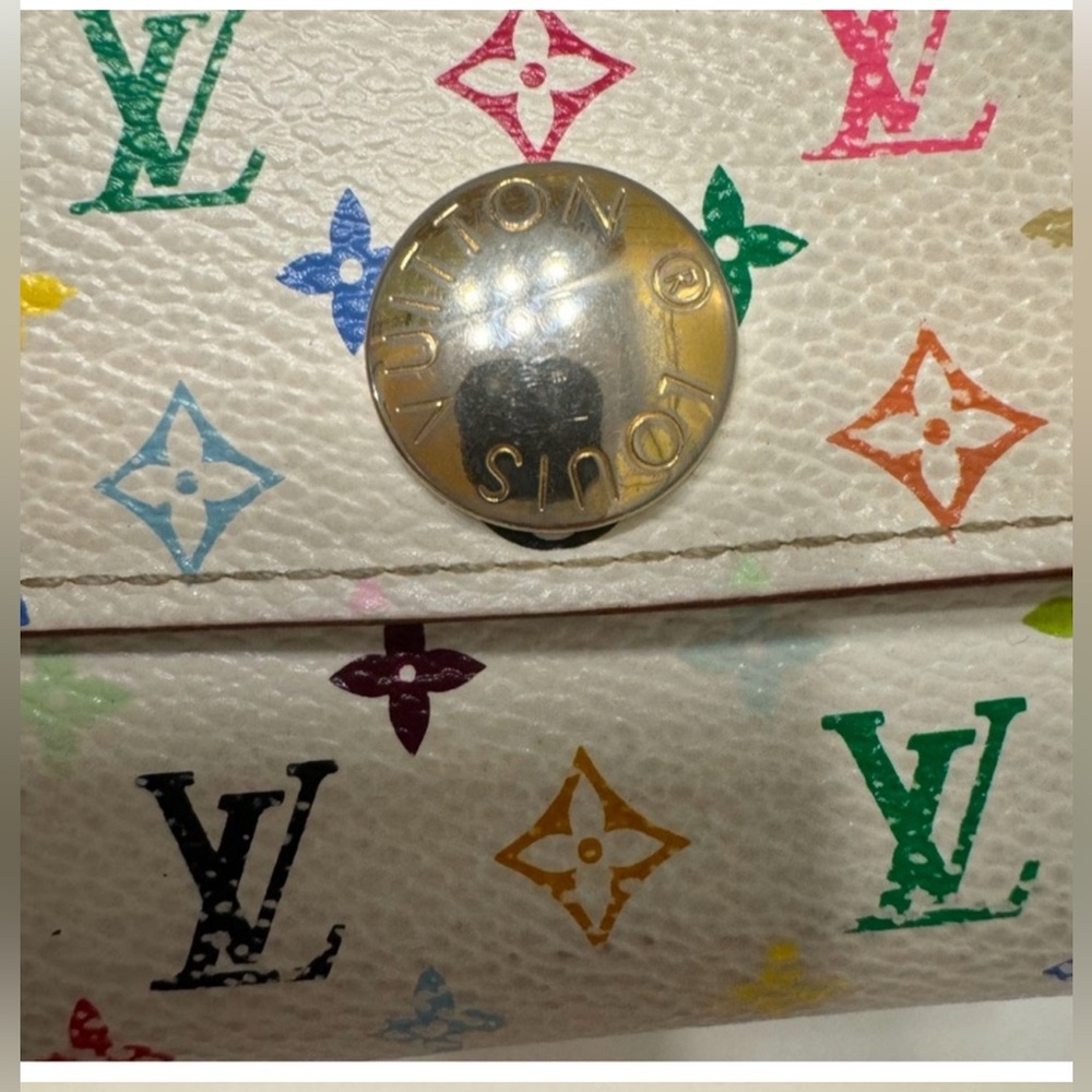 LOUIS VUITTON TAKASHI X MURAKAMI🔥White
Coin Pouch/Card Holder w/Dust Bag🔥 - Picture 3 of 9